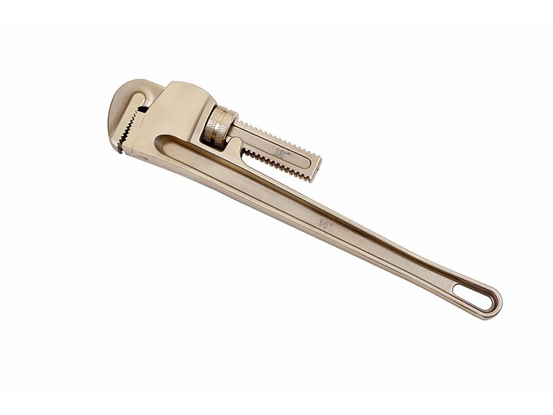 131 Pipe wrench (American type)