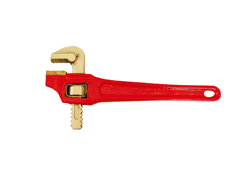 131C Pipe wrench (bent type)